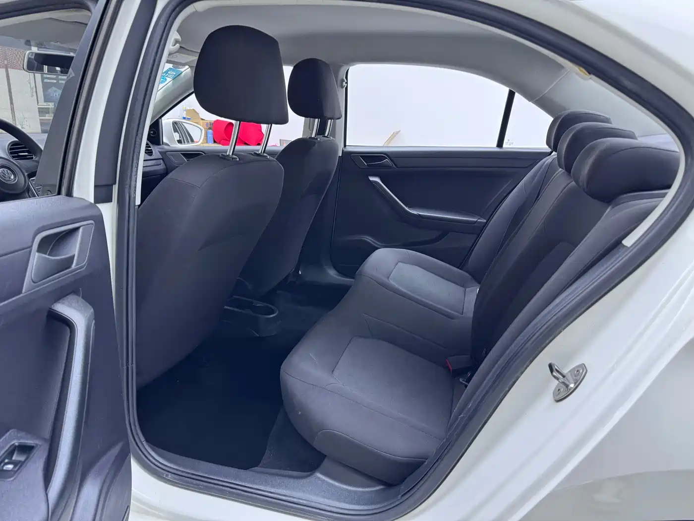 Volkswagen Jetta 2015 1.6L Manual Trend фото 5