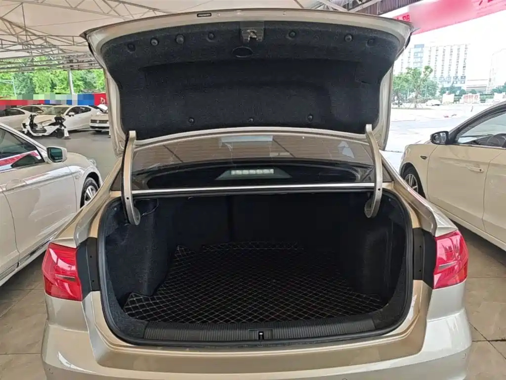 Volkswagen Bora 2016 230TSI DSG Comfort фото 19