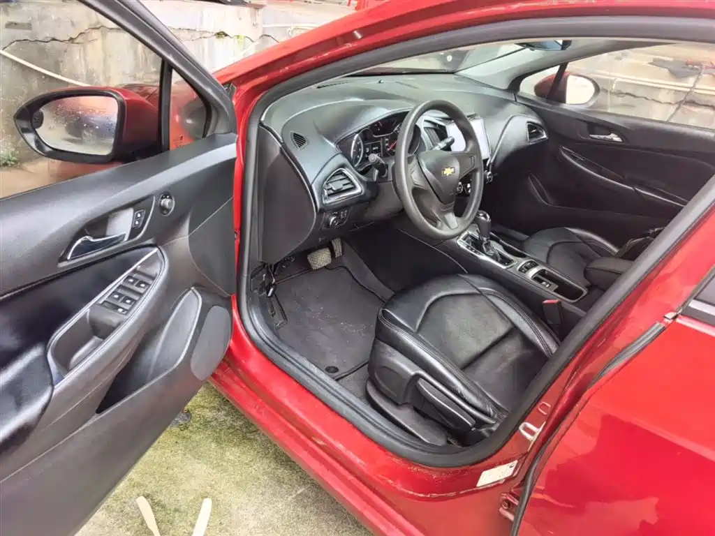 Chevrolet Cruze 2018 320 Automatic Pioneer Sunroof Edition фото 16