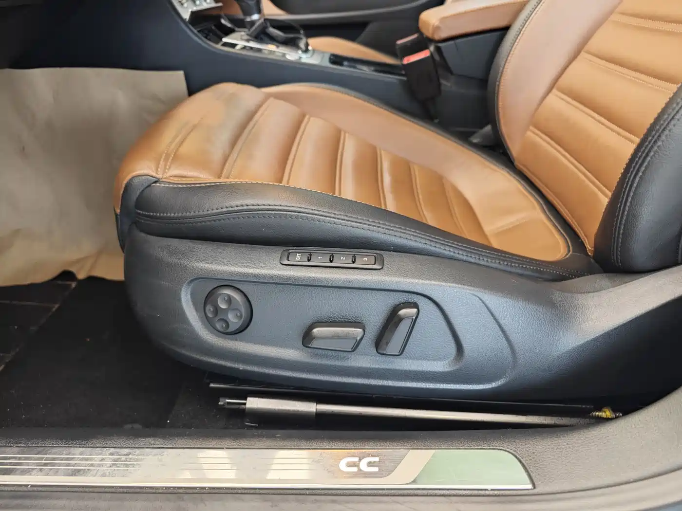 Volkswagen FAW-Volkswagen CC 2016 Model 1.8TSI Luxury фото 11