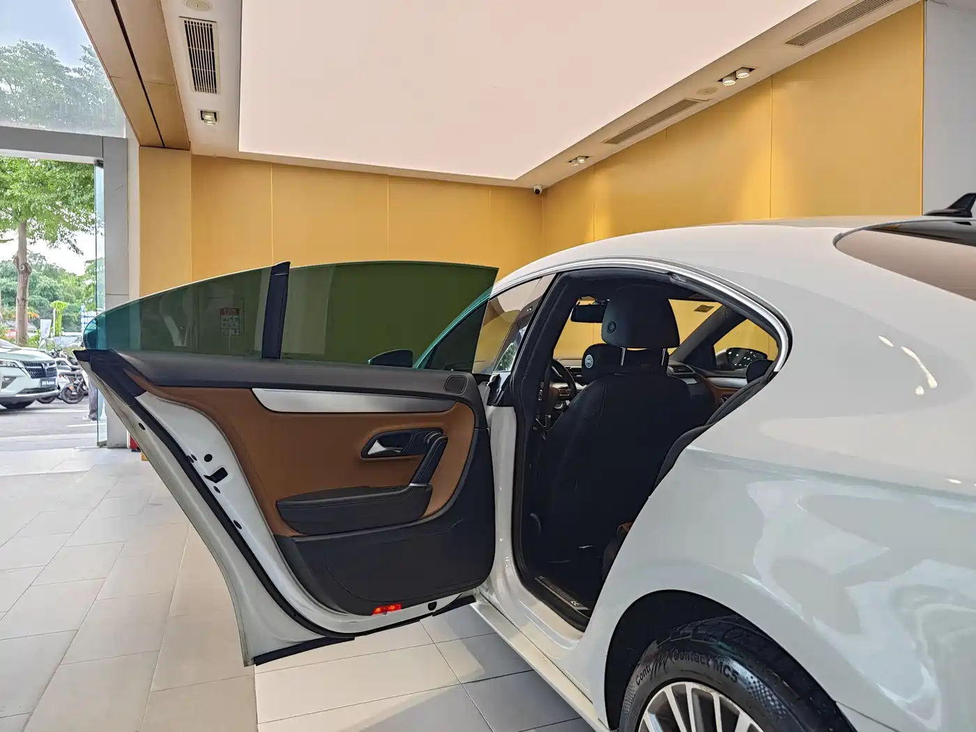 Volkswagen FAW-Volkswagen CC 2016 Model 1.8TSI Luxury фото 21