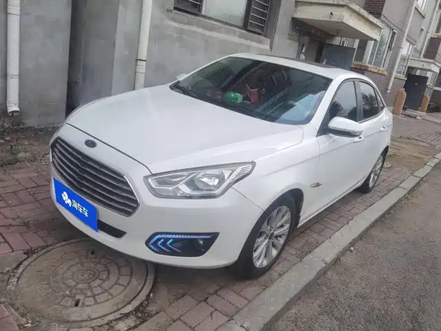  Ford Ford Escort 2015 1.5L Automatic Fashion