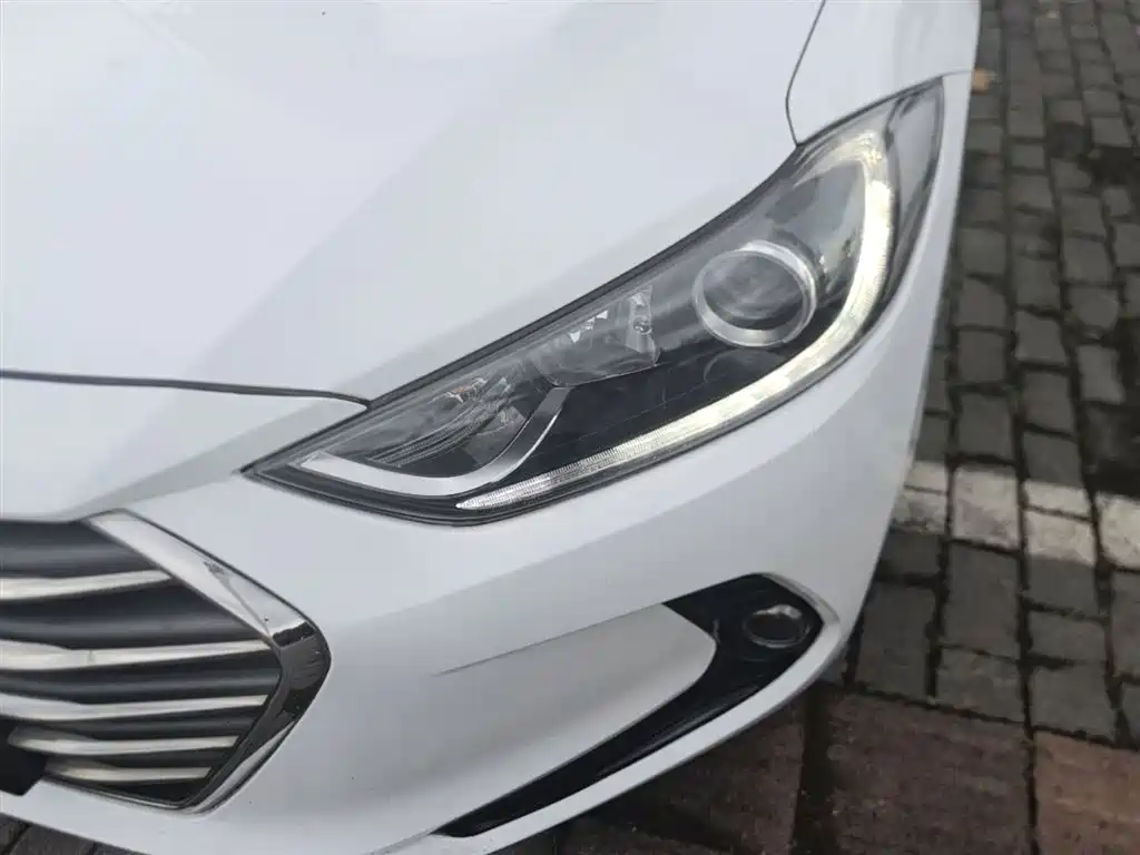 Hyundai Elantra 2016 Model 1.6L Automatic Smart Elite фото 24