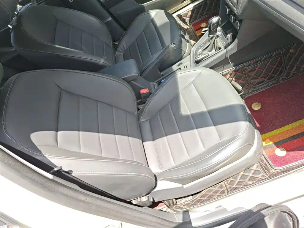 Volkswagen Lavida 2017 1.6L Automatic Comfort Edition фото 25