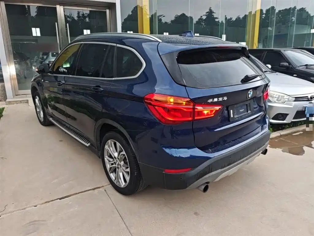 BMW X1 2018 sDrive20Li Leading Model фото 5
