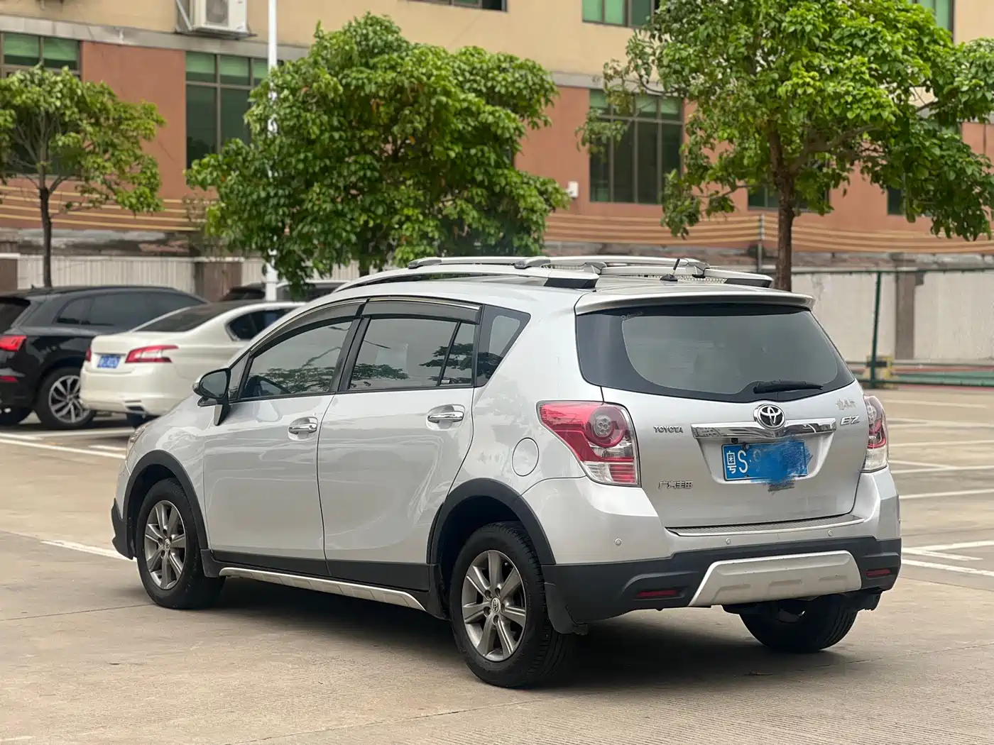 Toyota E'Z 2015 180E CVT Crossover Edition фото 15