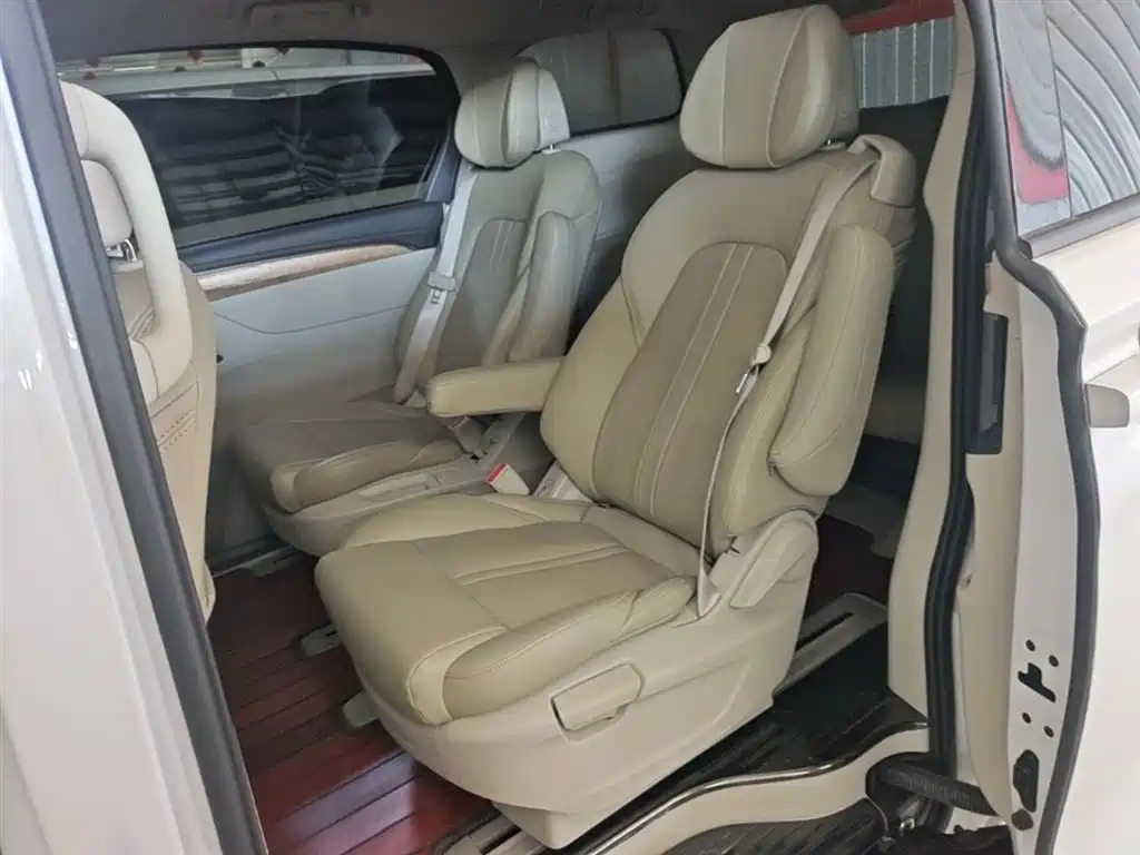 Buick GL8 2017 ES 28T Comfort Type China V фото 17