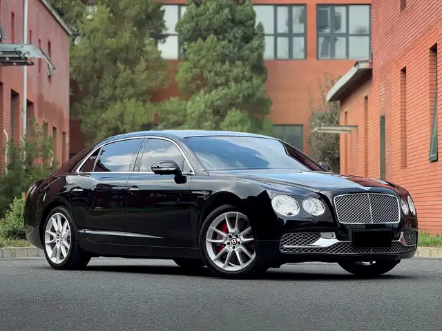 Bentley Flying Spur 2017 4.0T V8 S Standard — фото 3