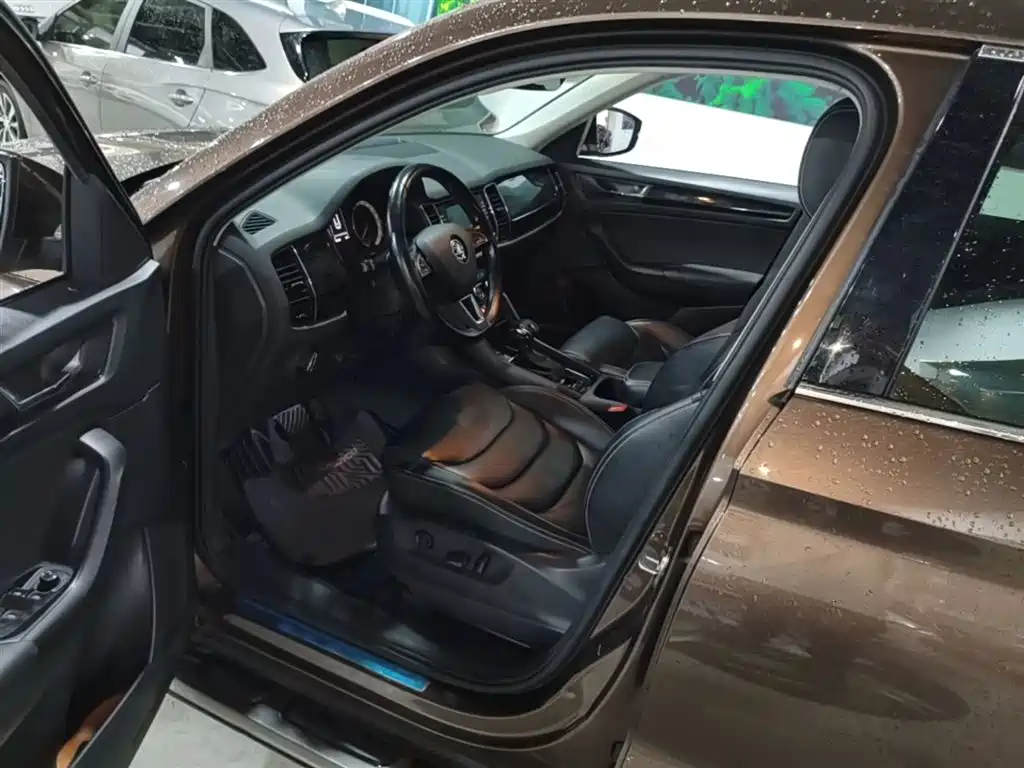 Škoda Kodiaq 2017 TSI330 7-seater 2WD Luxury Edition фото 16