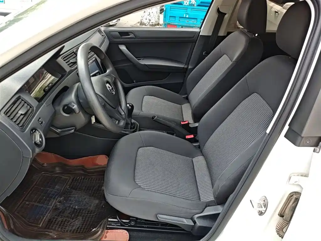 Volkswagen Santana 2016 1.4L Manual Trend Edition фото 15