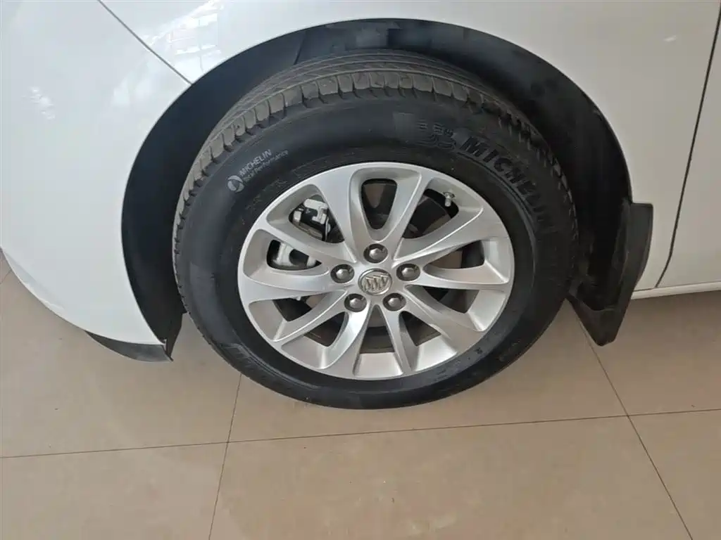 Buick GL8 2017 ES 28T Comfort Type China V фото 23