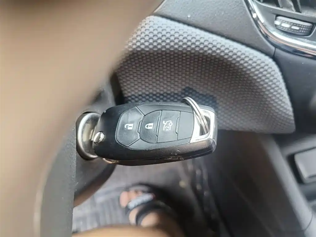 Chevrolet Cruze 2017 1.5L Automatic Pioneer Sunroof фото 9