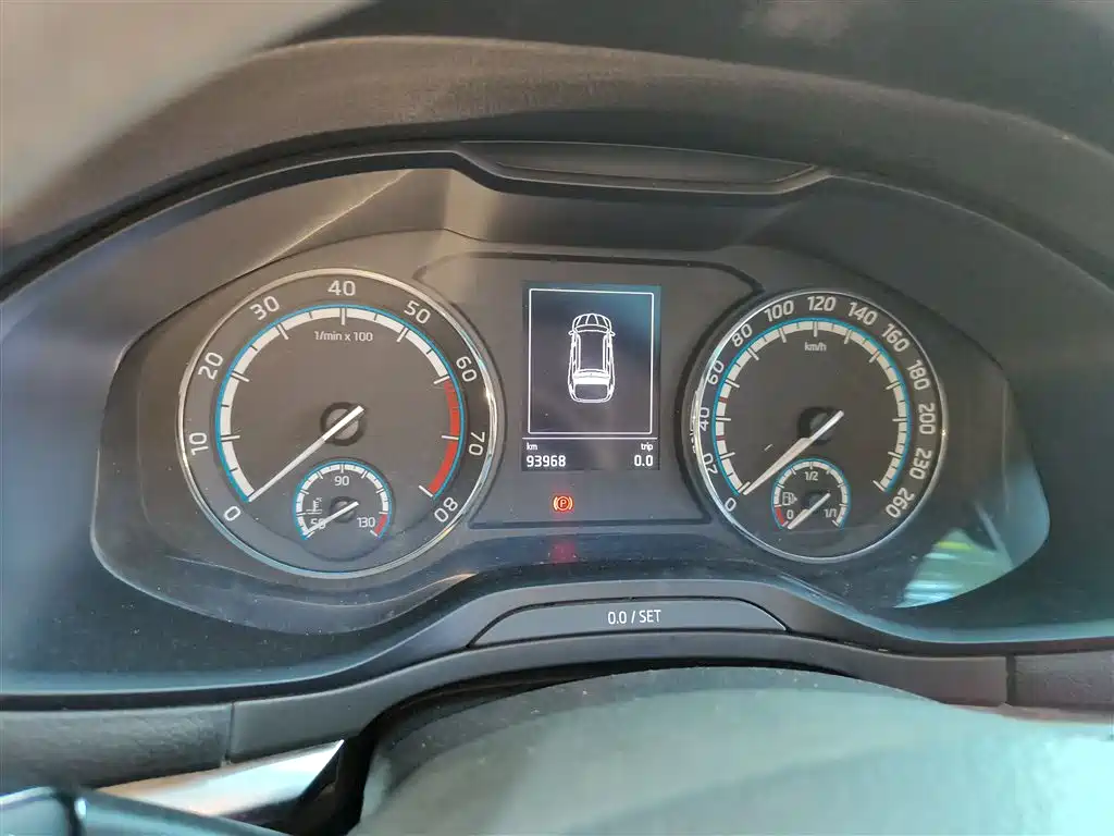 Škoda Karoq 2019 TSI280 Smart Drive Luxury Edition China V фото 12