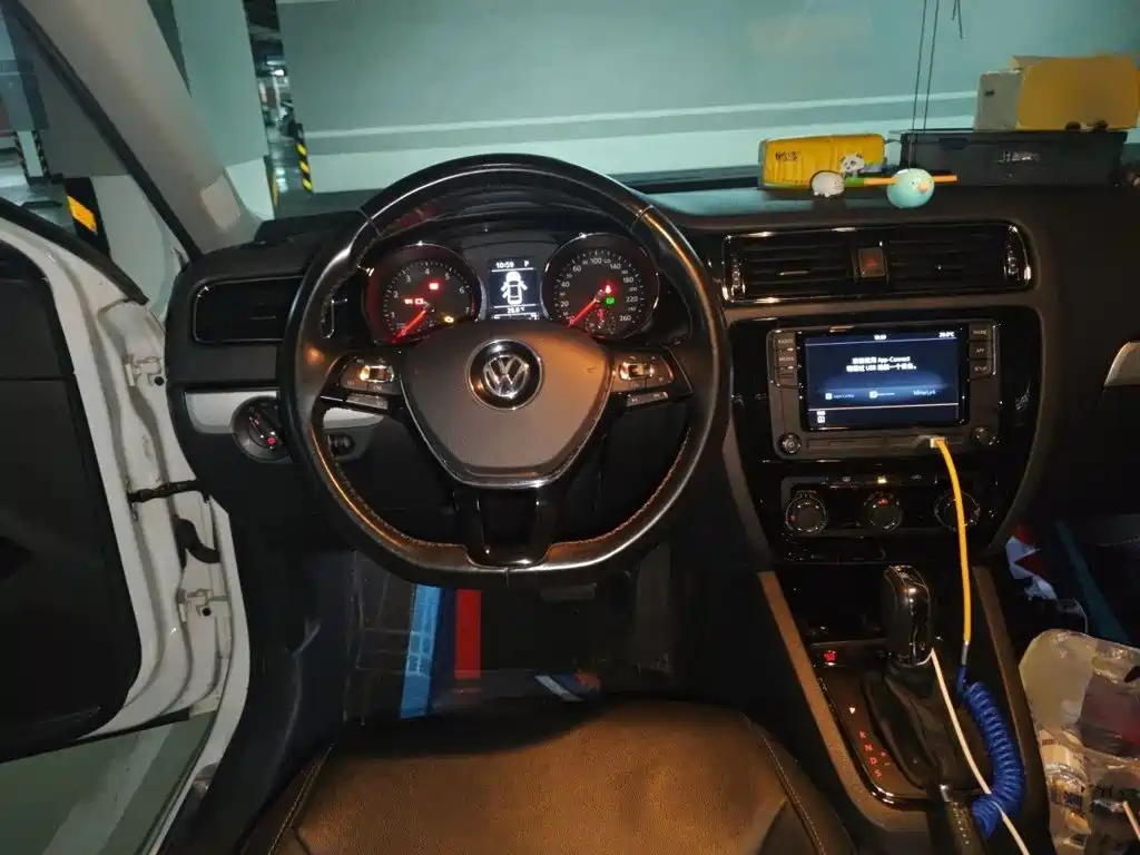 Photo 3 - Volkswagen Sagitar
