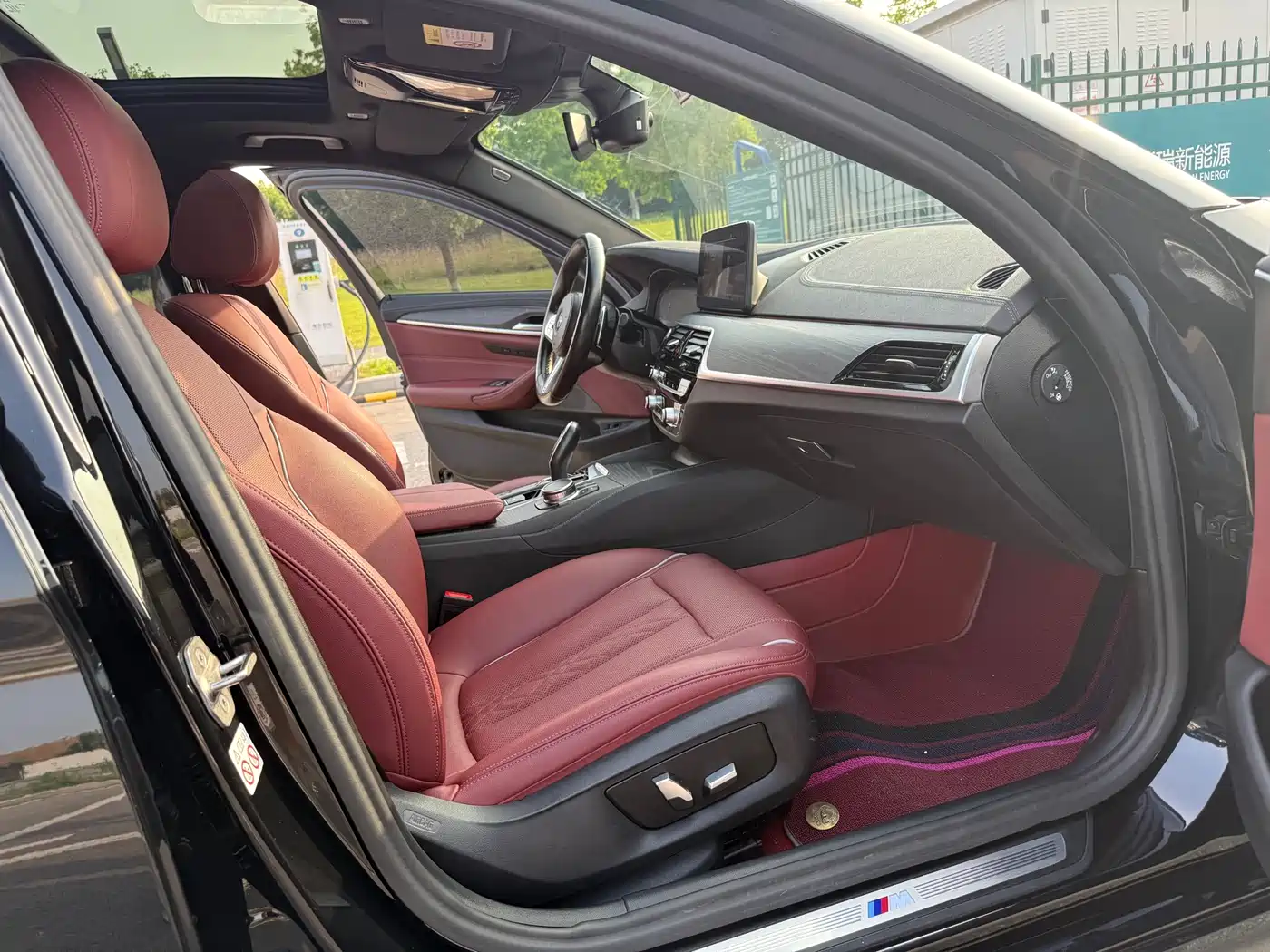 BMW 5 Series 2023 530Li Leading M Sport Package фото 11