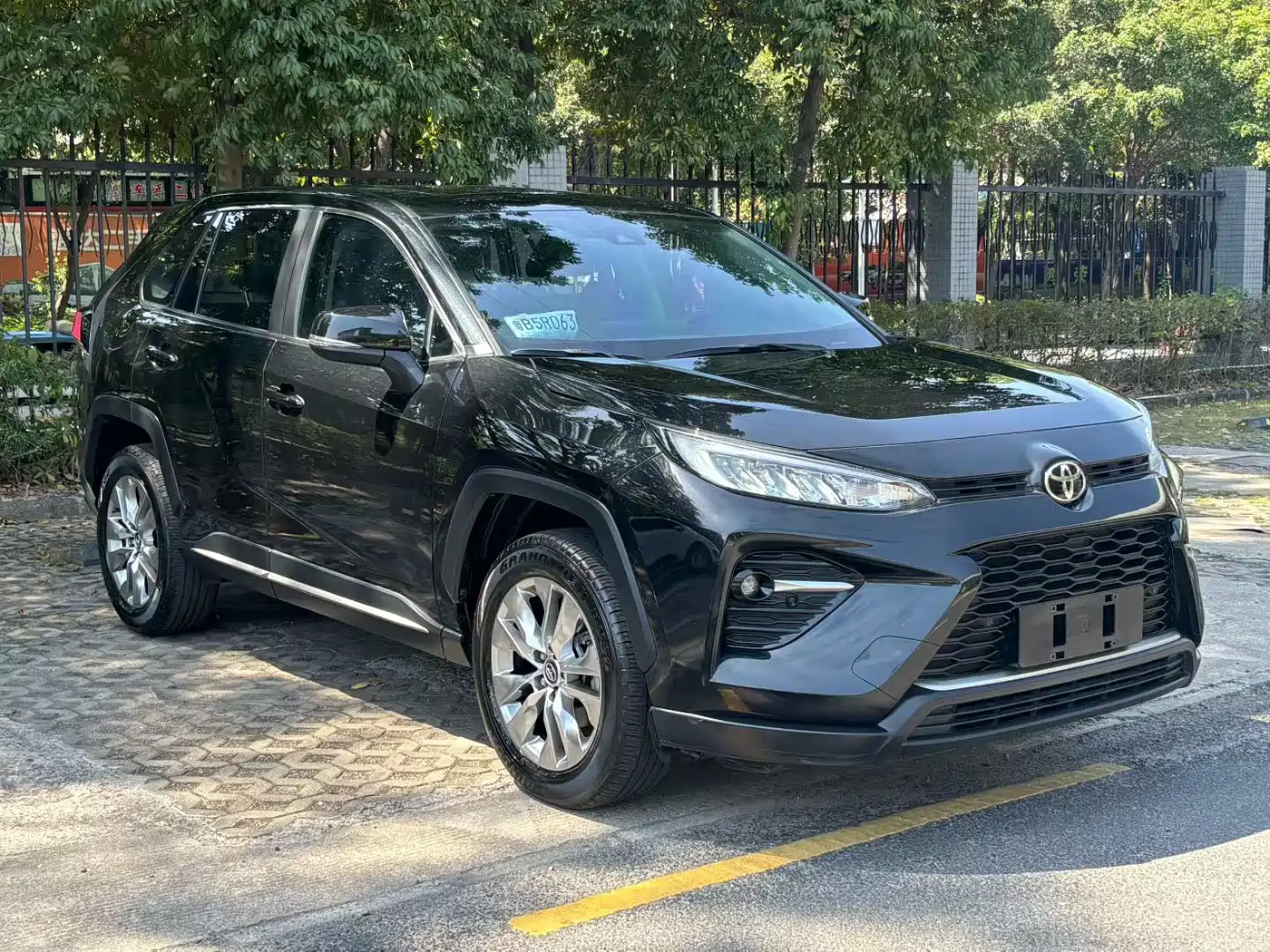 Toyota Wildlander 2023 2.0L CVT FWD Urban фото 3