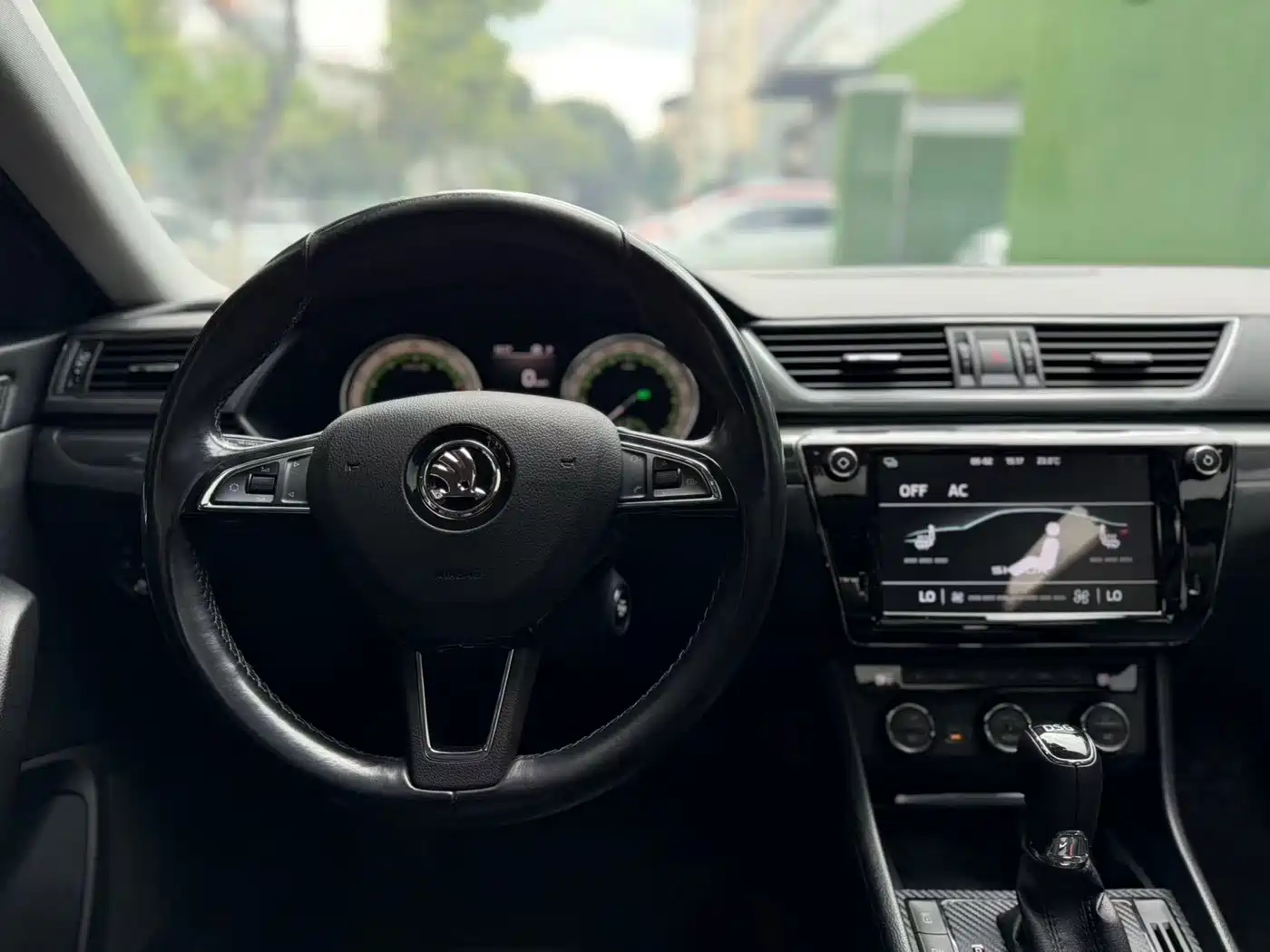 Škoda Superb 2018 TSI330 DSG Luxury Edition China V фото 10