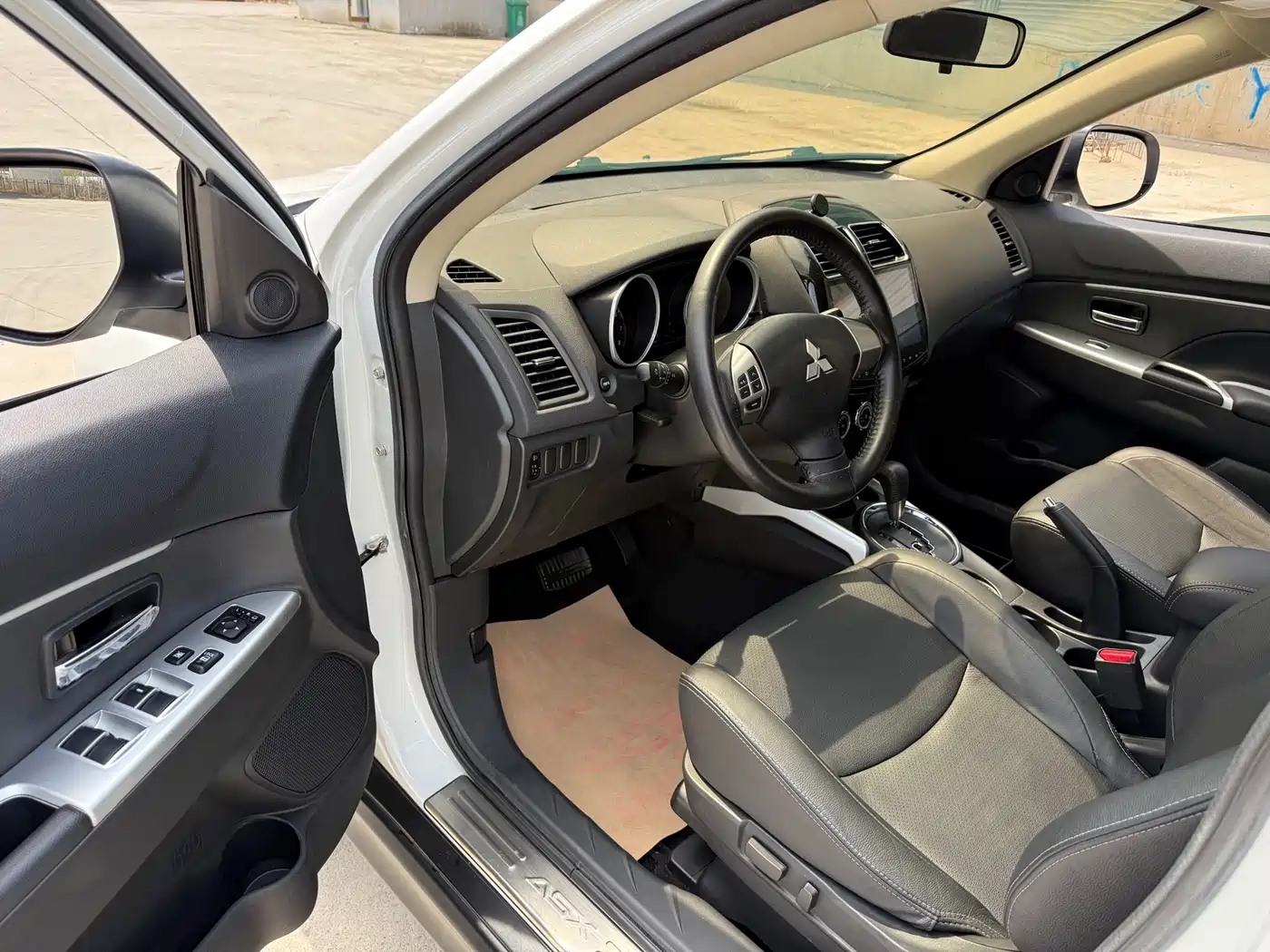 Mitsubishi ASX 2016 2.0L CVT 2WD Navigation Edition фото 10