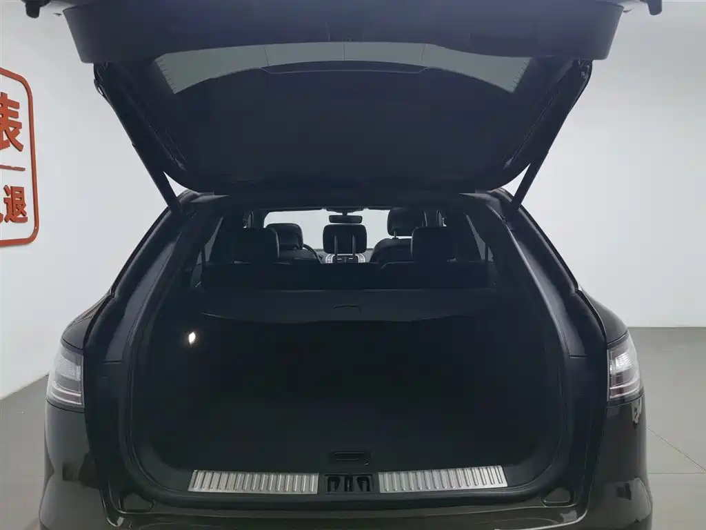 LINCOLN NAVIGATOR (IMPORT)