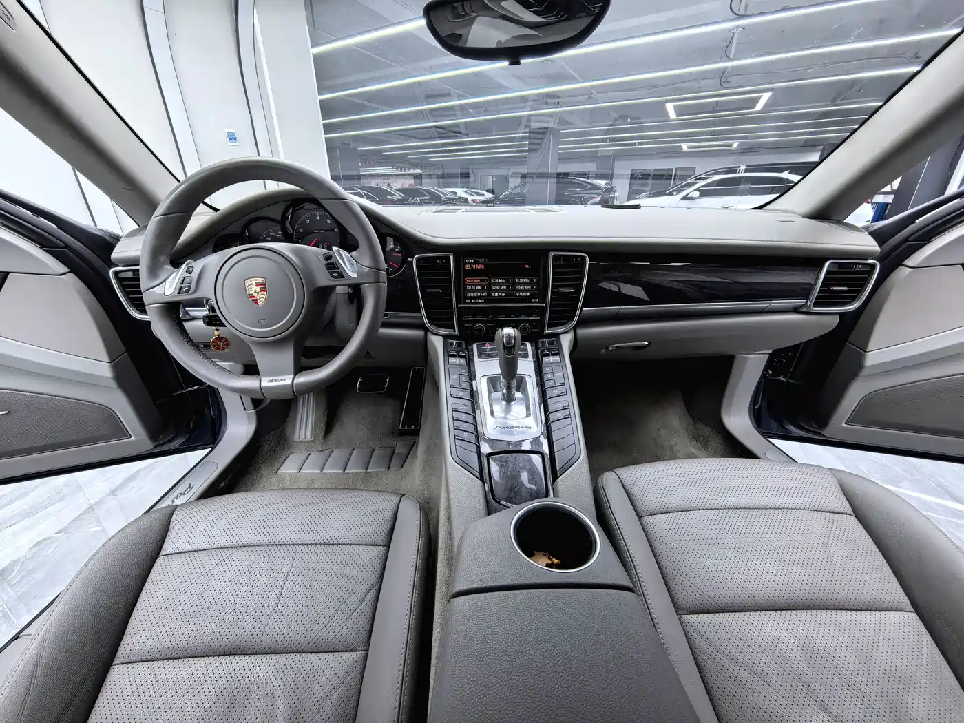 Porsche Panamera 2013 Panamera 4 Platinum Edition 3.6L фото 12