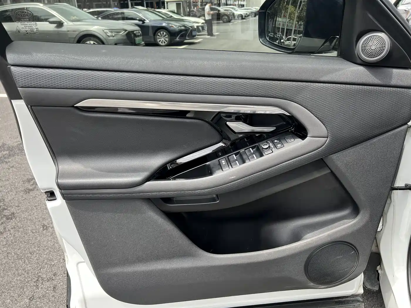 Land Rover Range Rover Evoque 2020 Model 249PS R-DYNAMIC S Gloss Black Sport Edition фото 14