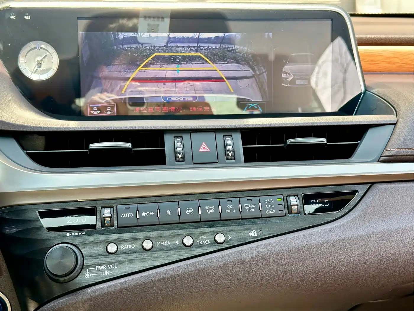 Lexus ES 2020 Model 300h Excellence Edition фото 12