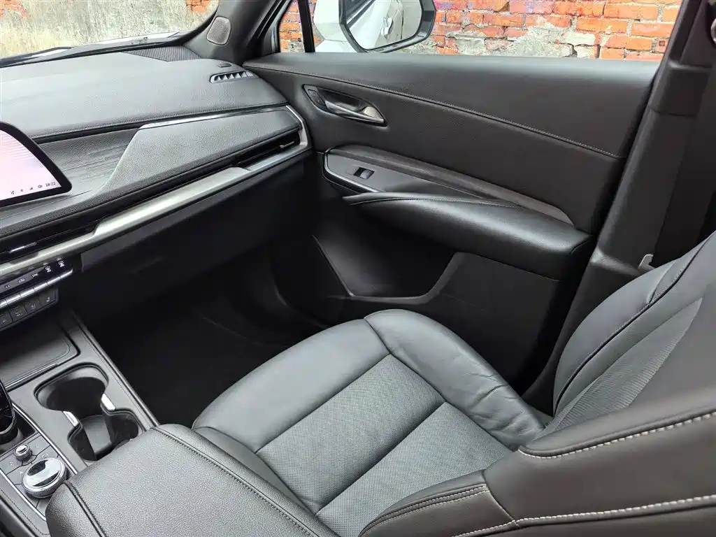 Cadillac XT4 2024 28T 2WD Premium фото 14