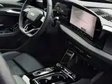Photo 11 - Audi A6L e-tron
