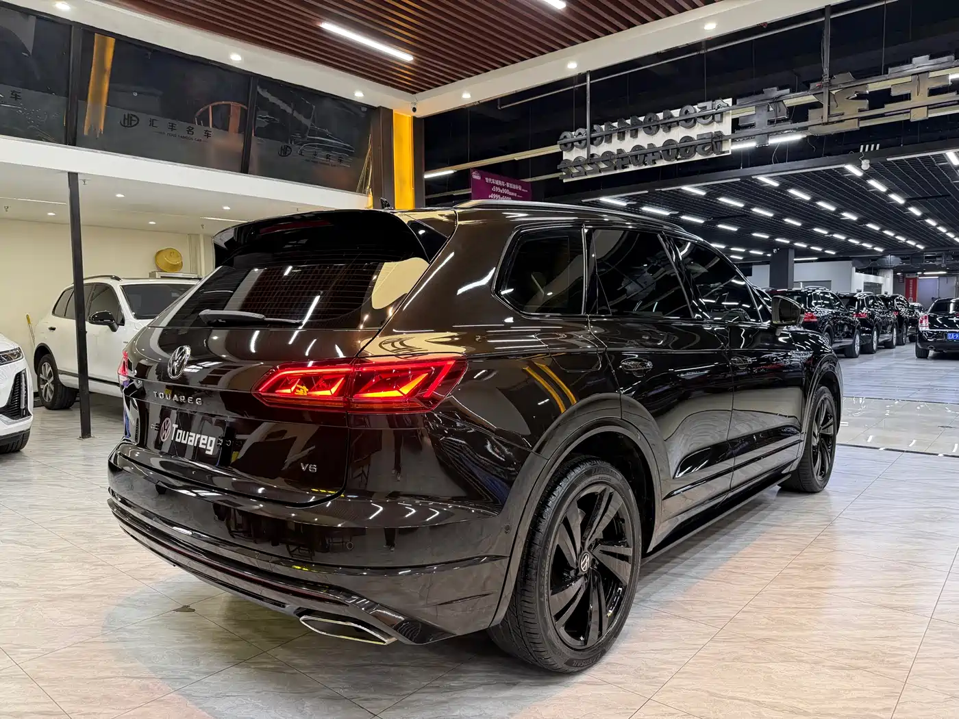 VOLKSWAGEN TOUAREG