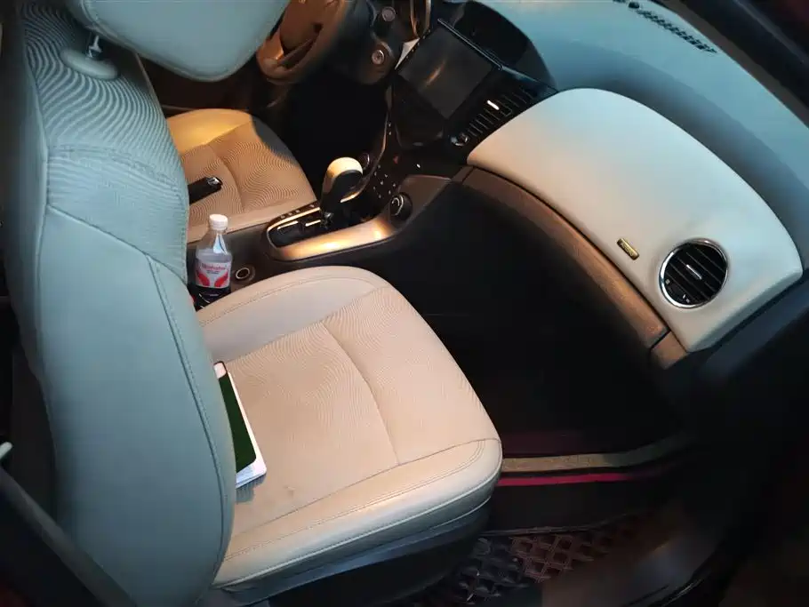 Chevrolet Cruze 2015 1.5L Classic SE AT фото 8