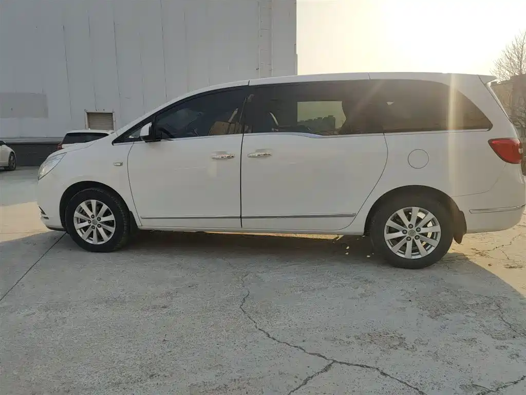 Buick GL8 2018 28T Luxury Model China VI фото 4