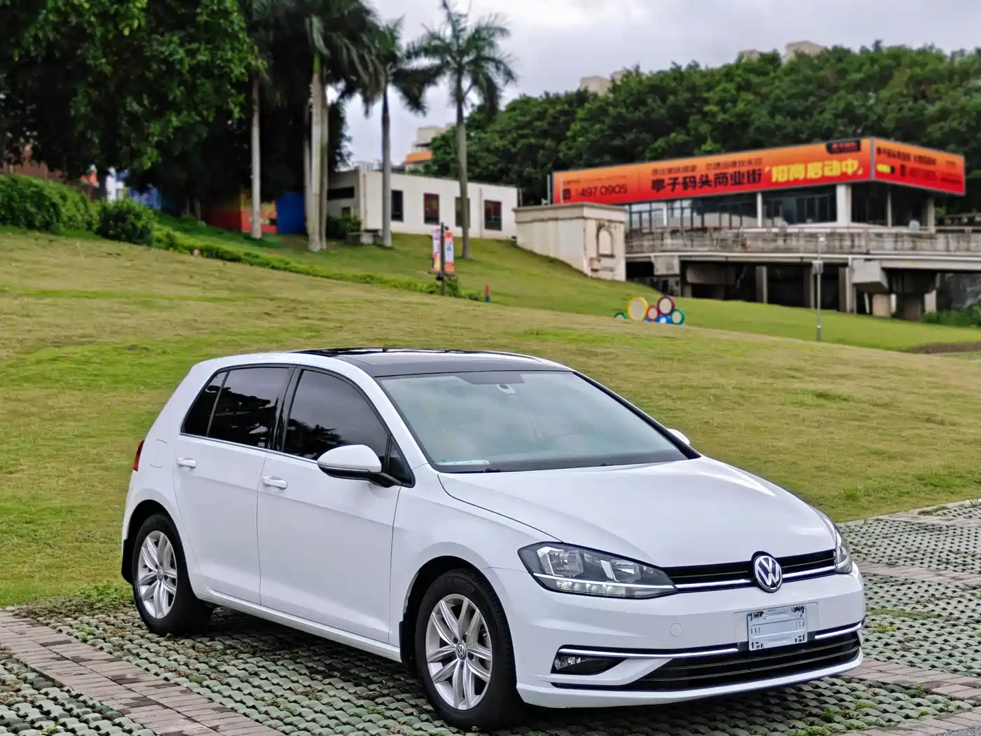 Volkswagen Golf 2018 230TSI Automatic Comfort фото 3