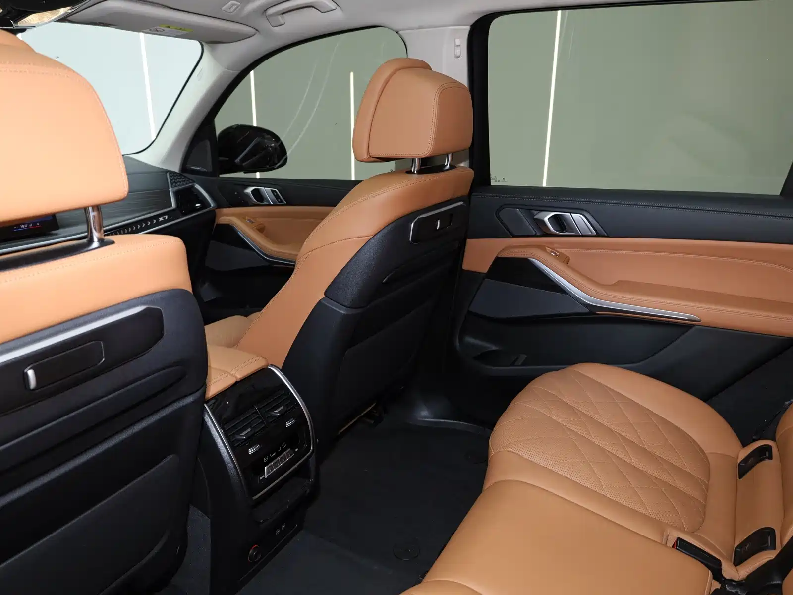 صورة 29 - BMW X7