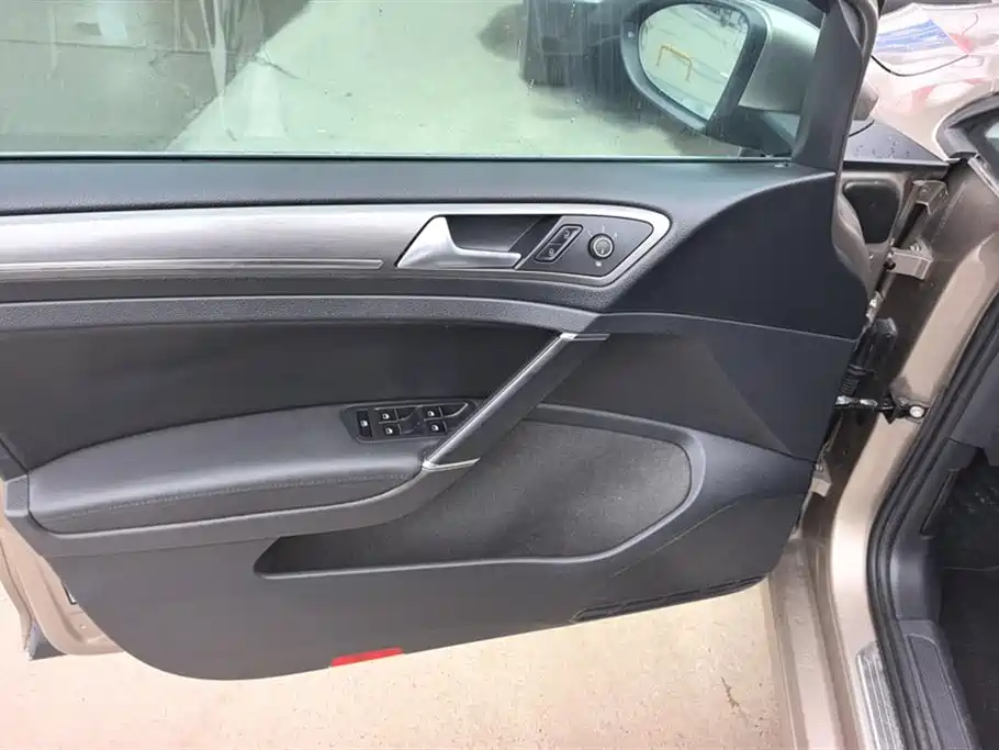 Volkswagen Golf 2015 1.4TSI Automatic Luxury фото 7