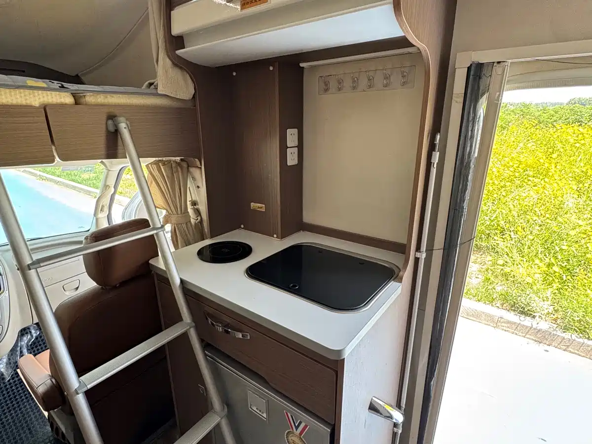 SAIC Maxus V80 RV 2021 2.0T Life Home V80 RV Horizontal Bed фото 15