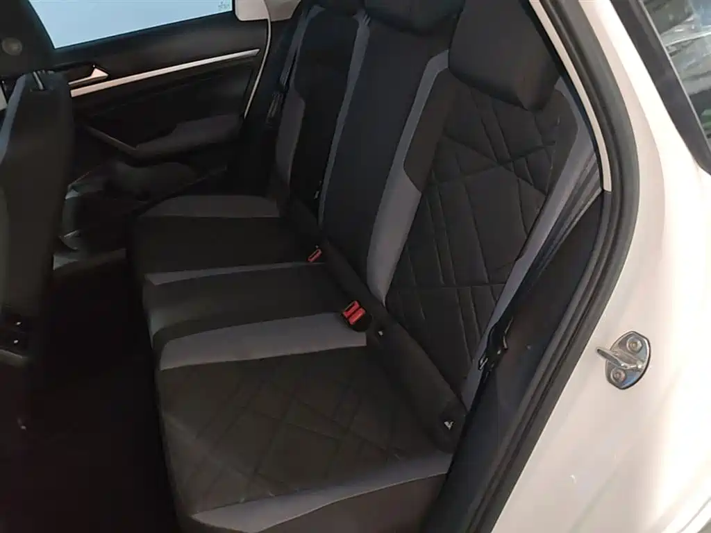 Volkswagen Lavida 2023 Facelift 1.5L Auto Comfort Edition фото 17