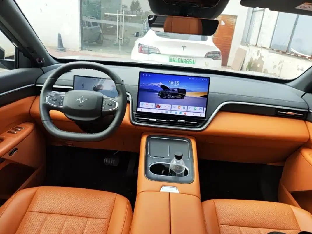 Dongfeng Yipai eπ008 2025 2026 6-seater Extended Range Family Edition