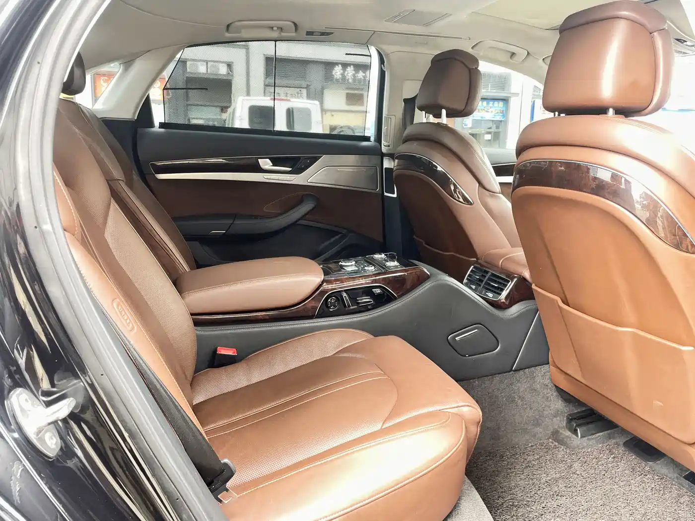 Audi A8 2013 A8L 45 TFSI quattro Exclusive фото 9