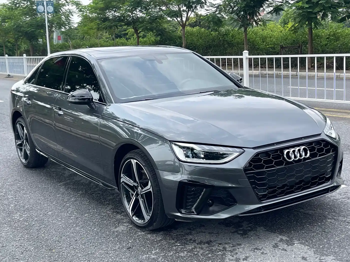 Audi A4L 2025 2025 2 Million Celebration Edition 40 TFSI Luxury Dynamic