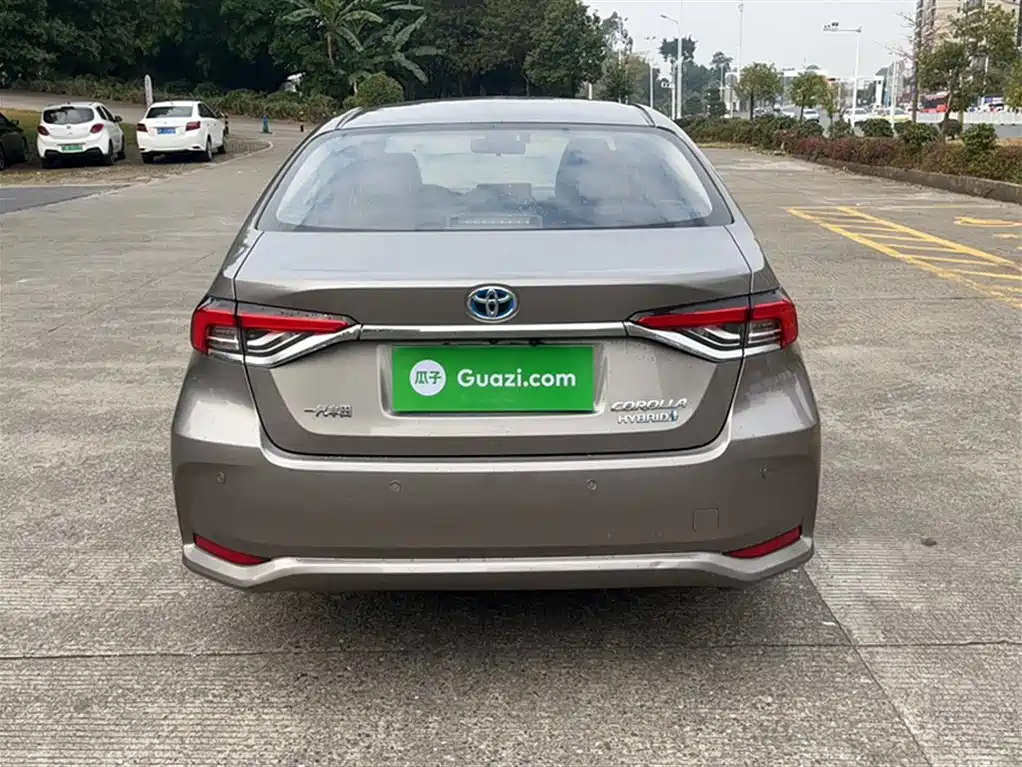 Toyota Corolla 2021 Hybrid 1.8L E-CVT Pioneer Edition фото 27