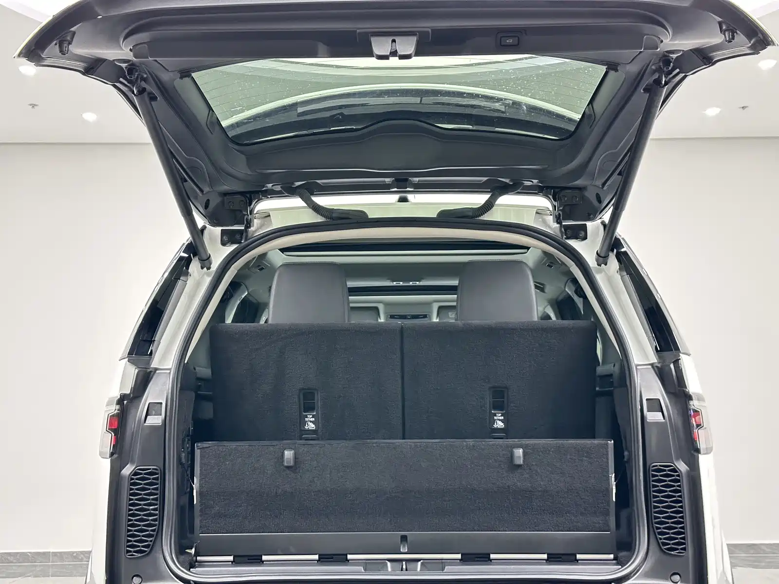Фото 23 - Land Rover Discovery