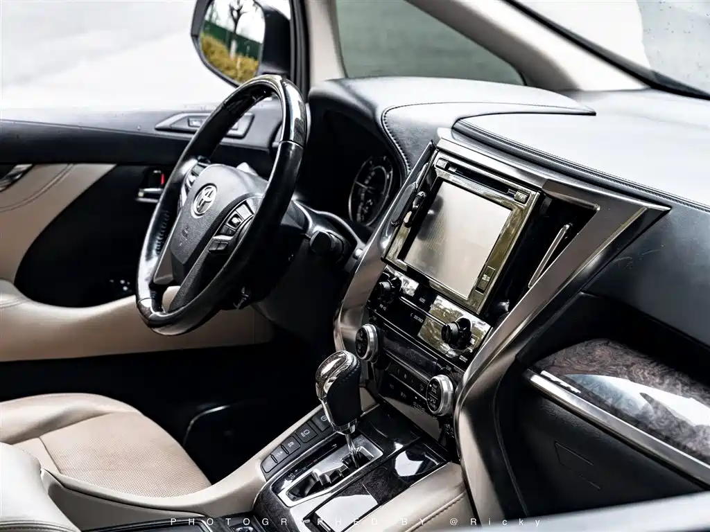 Toyota Alphard 2019 Hybrid 2.5L Premium Edition фото 7