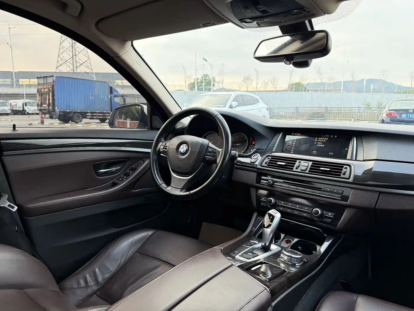 BMW 5 Series 2017 525Li Luxury Design Package фото 21