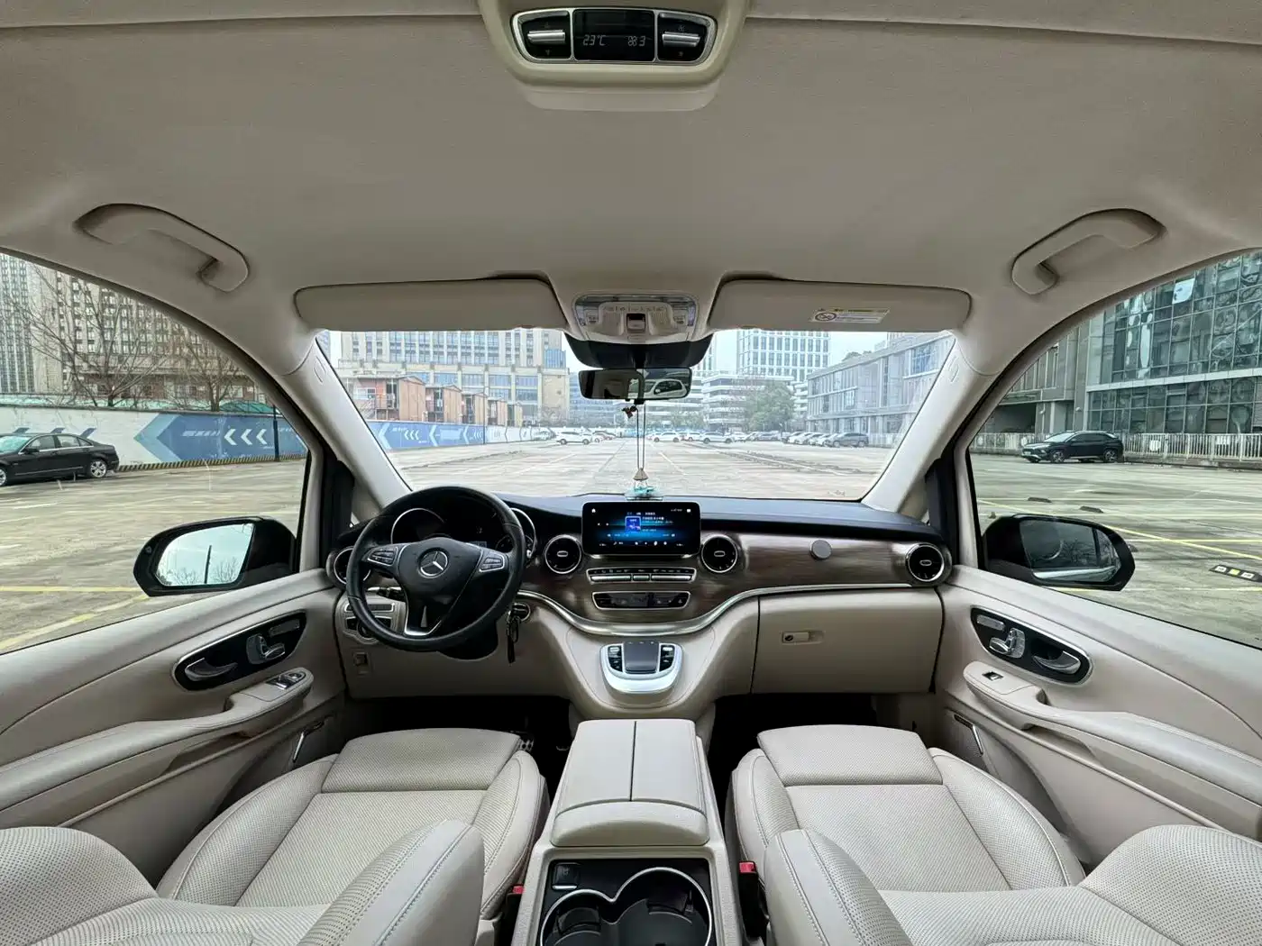 Mercedes-Benz V-Class 2022 V 260 L Long Wheelbase Prestige Edition фото 4