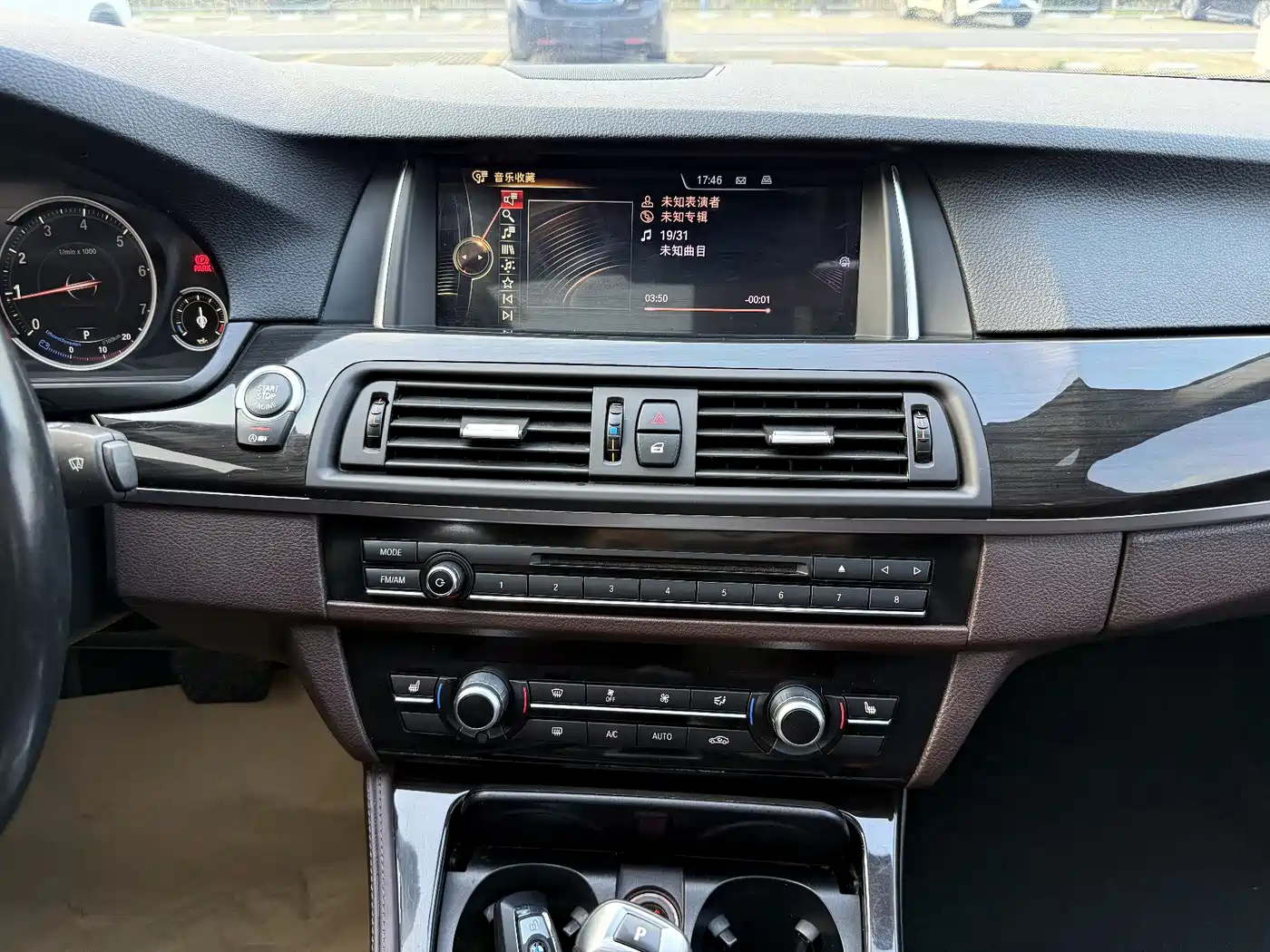 BMW 5 Series 2017 525Li Luxury Design Package фото 18