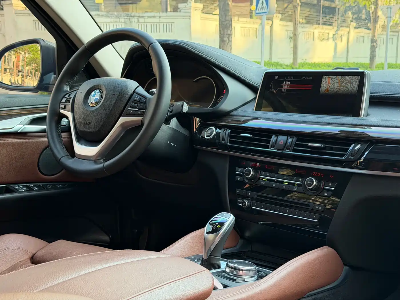 BMW X6 2015 xDrive35i Luxury Model фото 11