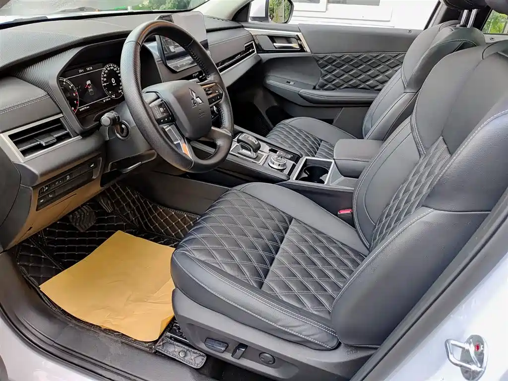 Mitsubishi Outlander 2023 1.5T CVT 2WD Prestige Edition 7-seater фото 7