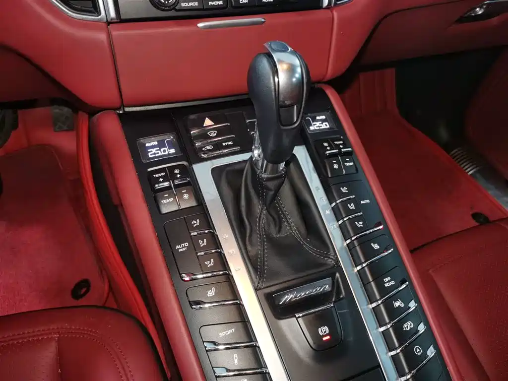 Porsche Macan 2017 Macan 2.0T фото 11
