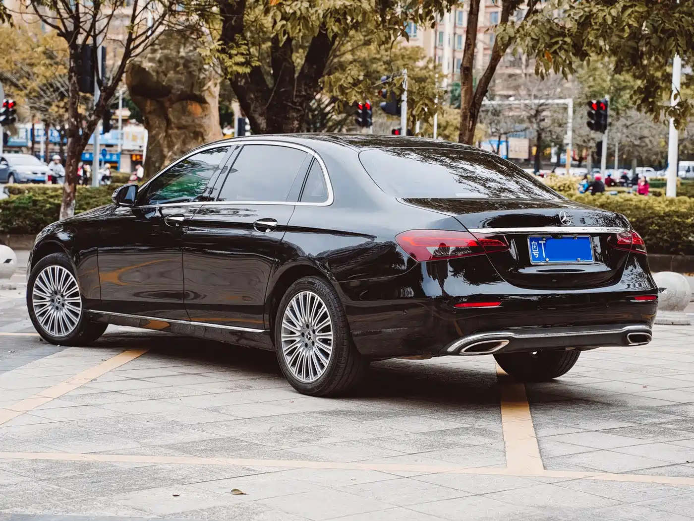 Mercedes-Benz E-Class 2021 E 300 L Fashion фото 2