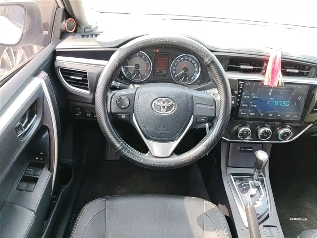 Toyota Corolla 2014 1.6L CVT GL-i Leather Edition фото 11
